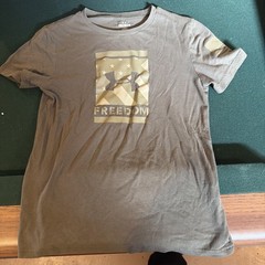 Under Armour Olive Drab YMD Tee Shirt Freedom Design Barely Worn