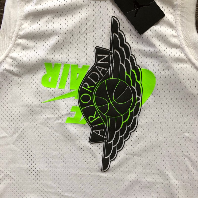 Nike Air Jordan Wings Logo Jersey White/Green/Black BQ8479-100 Men's Sz M gallery