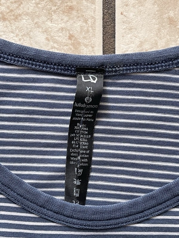 Lululemon 5 Year Basic Tee Men’s Short Sleeve Blue Large Stripe Classic T-Shirt gallery