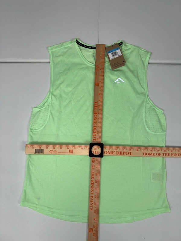 Nike Trail Solar Chase Dri-FIT Sleeveless Running Top Mens Medium Vapour Green gallery