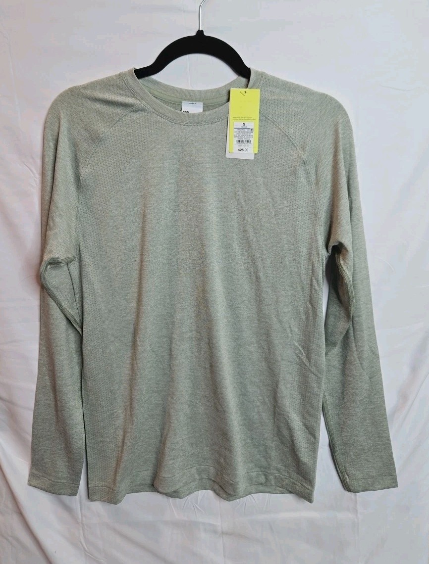 All in Motion Mens sizes S - XXL Long Sleeve Seamless T-Shirt 3 colors gallery