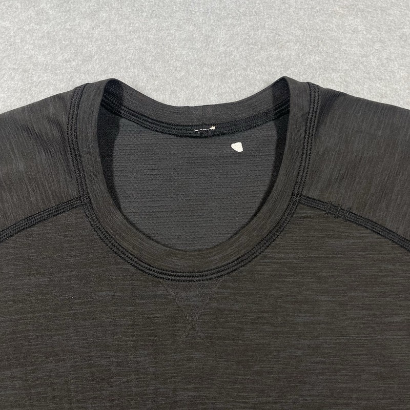 Lululemon Metal Vent Tech Performance Top Mens Medium Black Short Sleeve Solid gallery