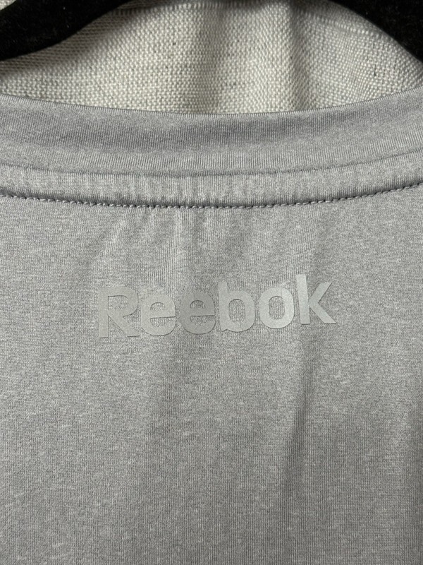 Reebok Performance Grey Stretch T-Shirt High Endurance Athletic Shirt-SIZE S gallery
