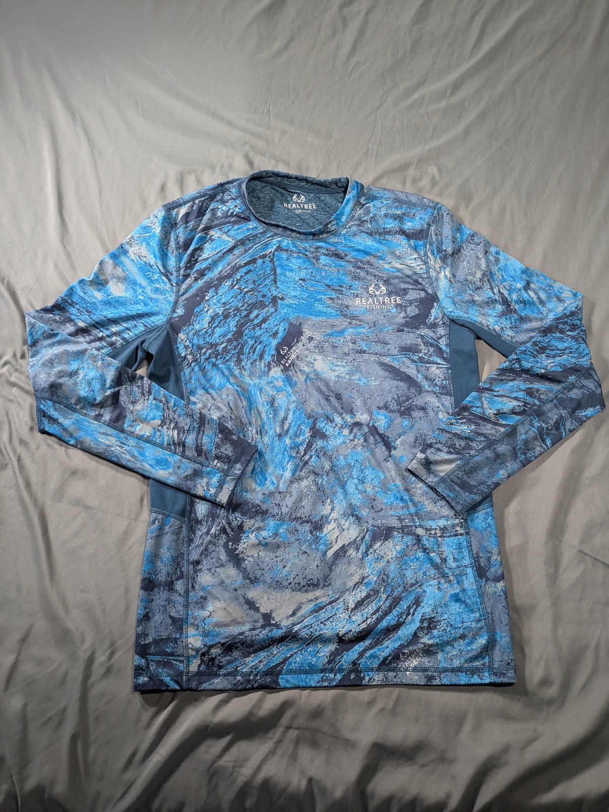 Realtree Fishing Shirt Mens Small Blue Aspect Camo Long Sleeve Reversible Vented gallery