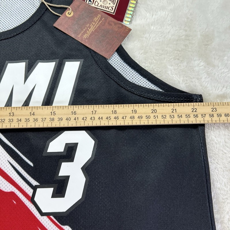 Mitchell and Ness Size Large Paint Brush Mesh Tank Miami Heat Wade 2005-2006 gallery