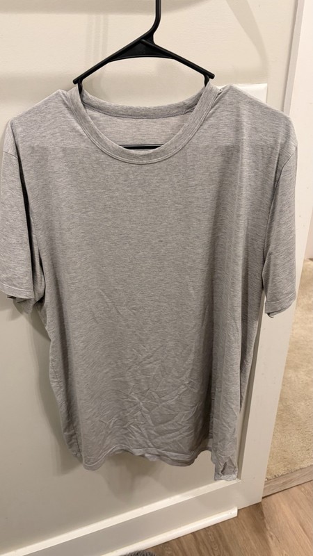 x4 Lululemon Fundemental T Shirts Sz. Large gallery
