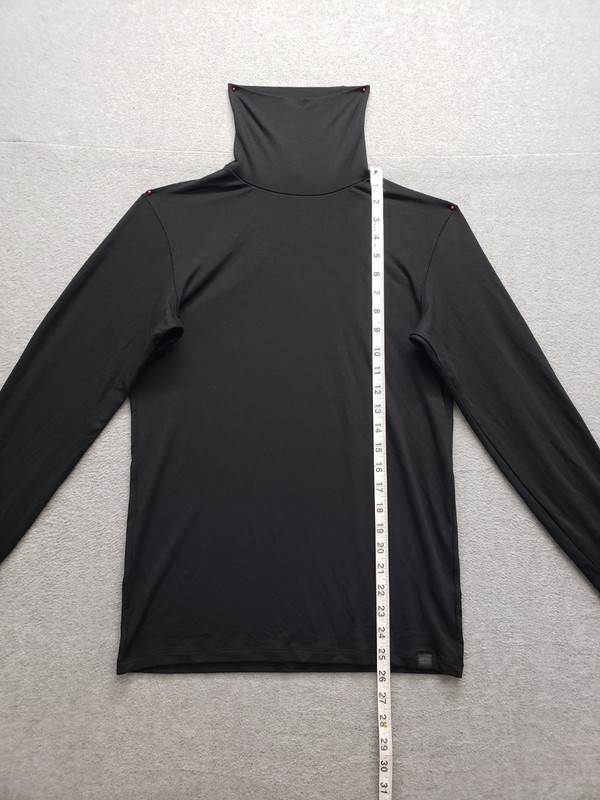 Uniqlo Men Athletic T Shirt S Black Turtleneck Long Sleeve Training Performance gallery