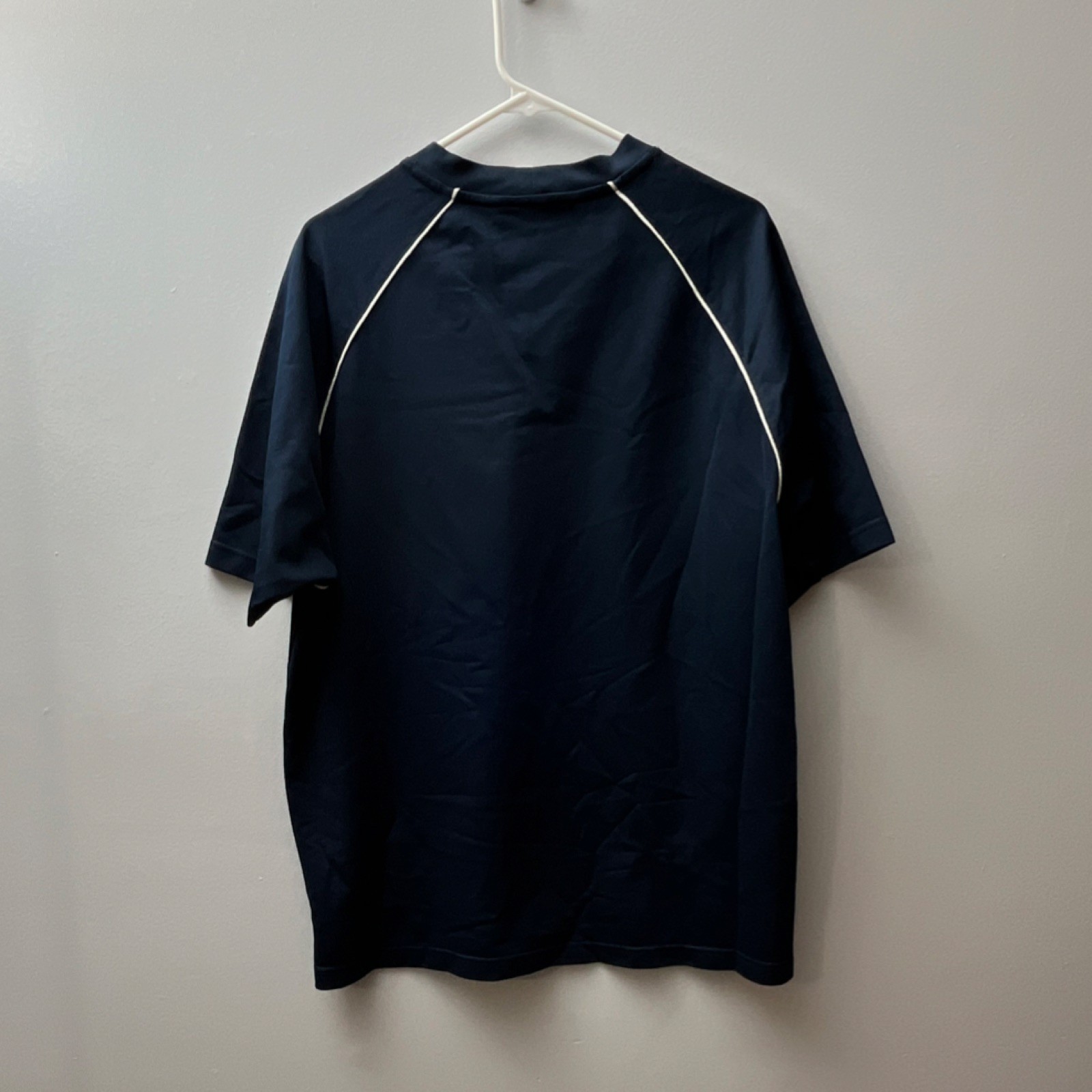 Nike Men's Navy Blue Mesh Short Sleeve Lightweight T-Shirt Contrast Piping gallery