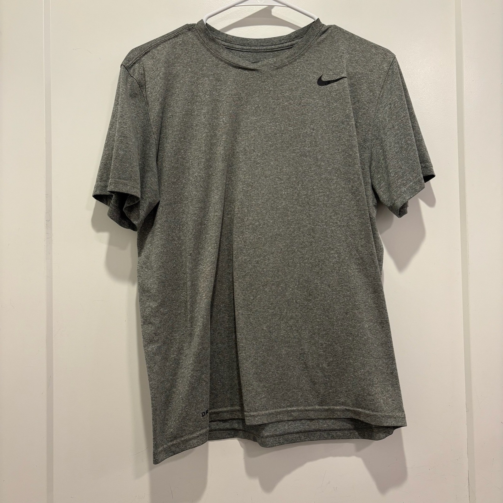 Nike Dri-FIT Mens Medium Gray Heather Short Sleeve Athletic Training T-Shirt gallery