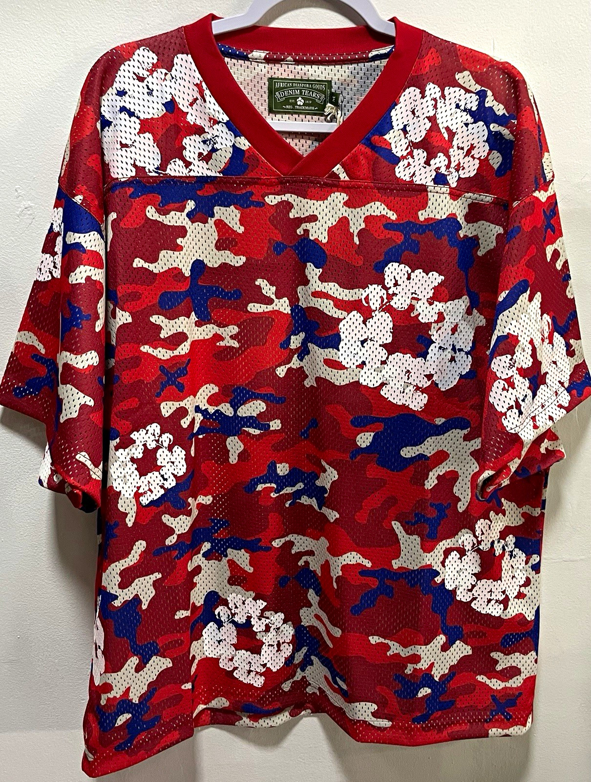 DENIM TEARS Men's M Red/WhiteCamo Mesh Cotton Wreath Breathable Jersey T-Shirt gallery