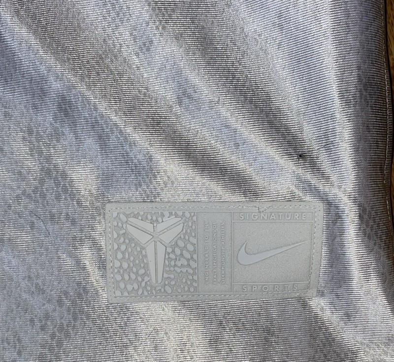 NWT Nike Kobe Dri-FIT Standard Issue Reversible Jersey FZ0934-100 Men XXLT gallery