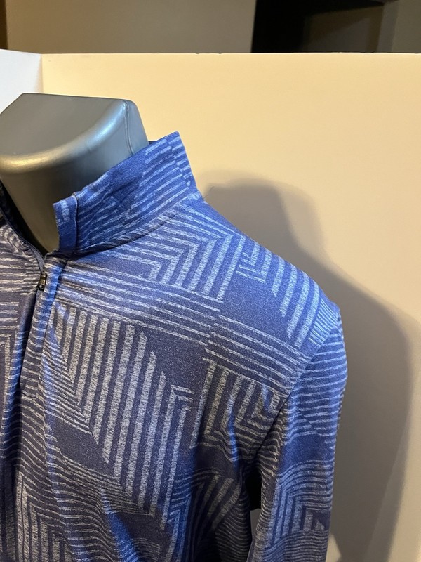 Under Armour Men’s LS 1/4 Zip Pullover Blue Geometric Medium Poly Blend - NWT gallery