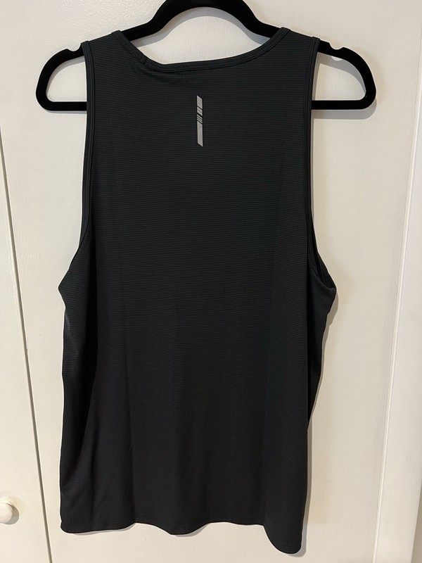 NWT DSG Men’s Tank Top Pure Black Size M Running Training Gymwear Activewear gallery