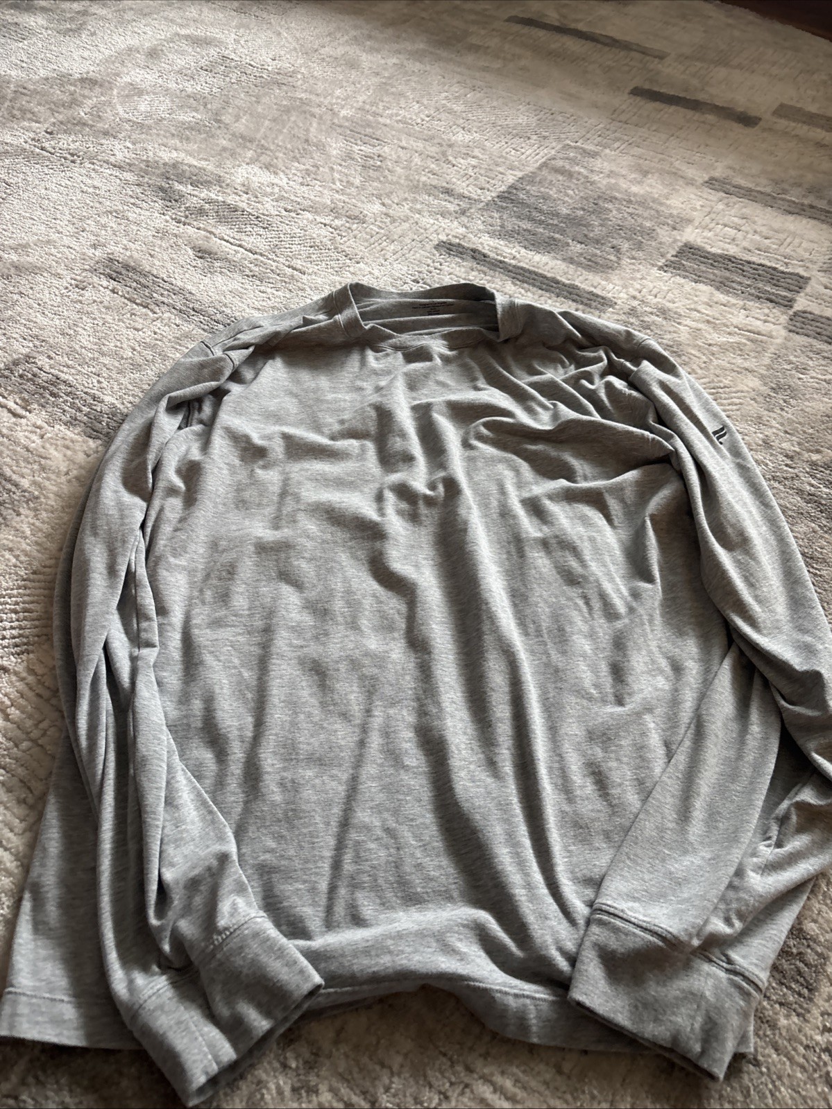 Fabletics 24/7 Long Sleeve Tee Grey Men's Size Medium Cottom gallery