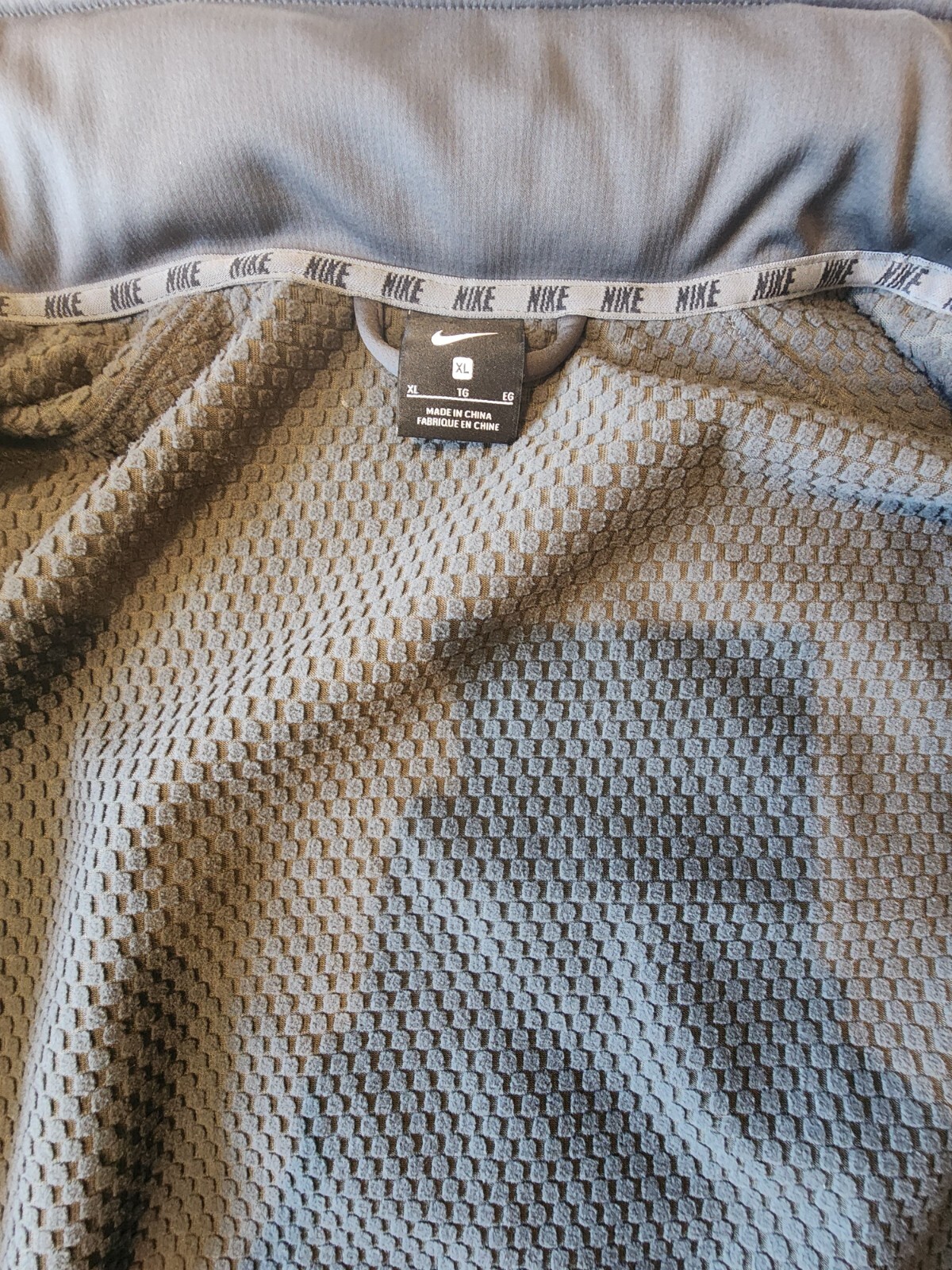 Nike Sphere Hybrid Jacket - Grey (Anthracite) with White Swoosh EUC gallery