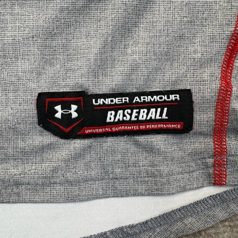 Men’s Under Armor Baseball Shirt Gray And Red Size Medium Fitted gallery