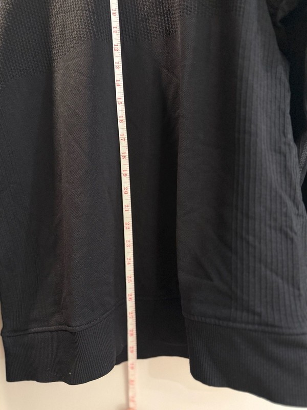 Lululemon Engineered Warmth Long-Sleeve Crew Black gallery