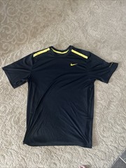 Nike Dri-Fit LIVE STRONG Men’s Large Black Lance Armstrong Short Sleeve T-Shirt