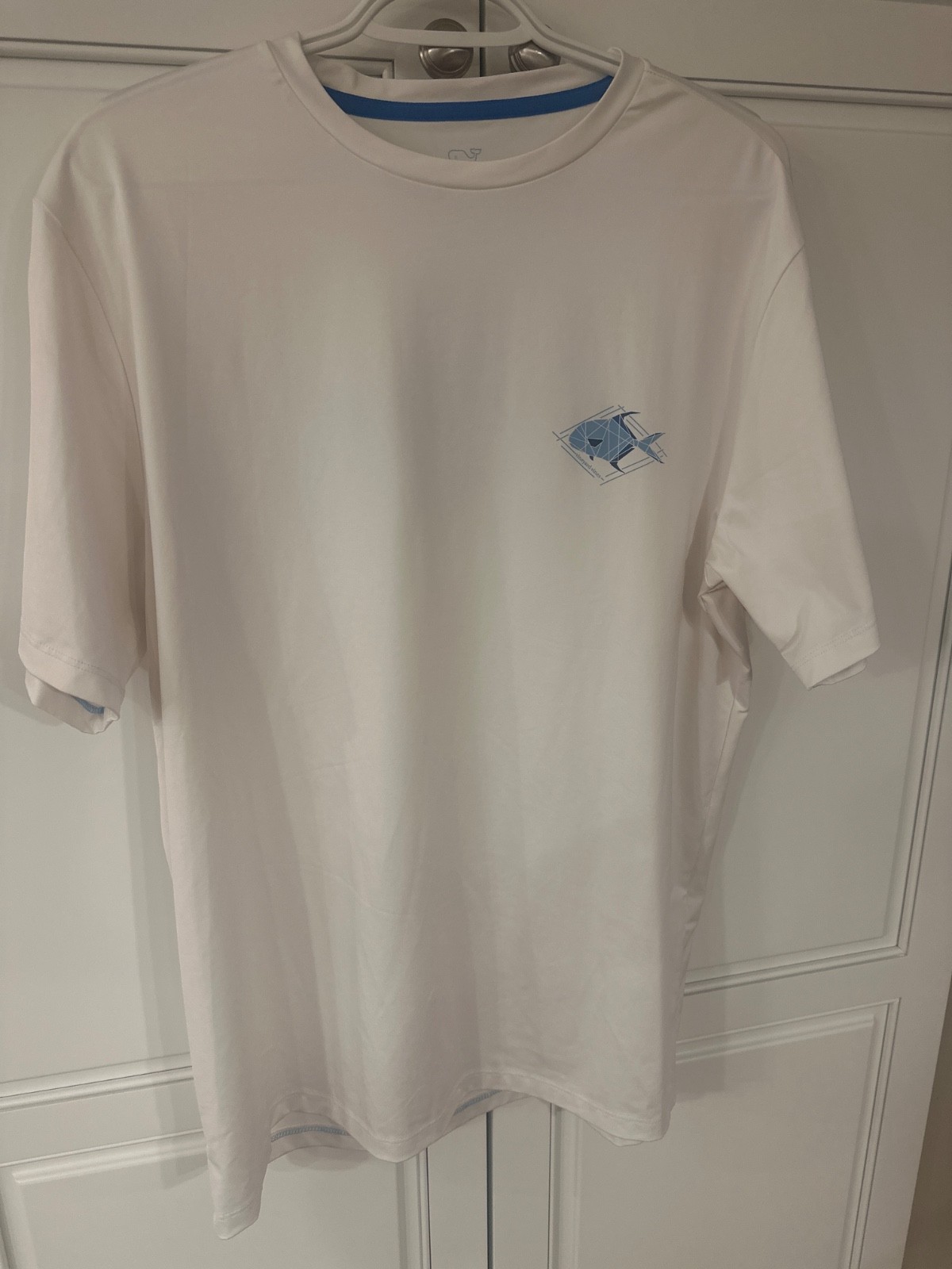 S/S performance vineyard vines shirt with fish logo on front and back. Size M. gallery