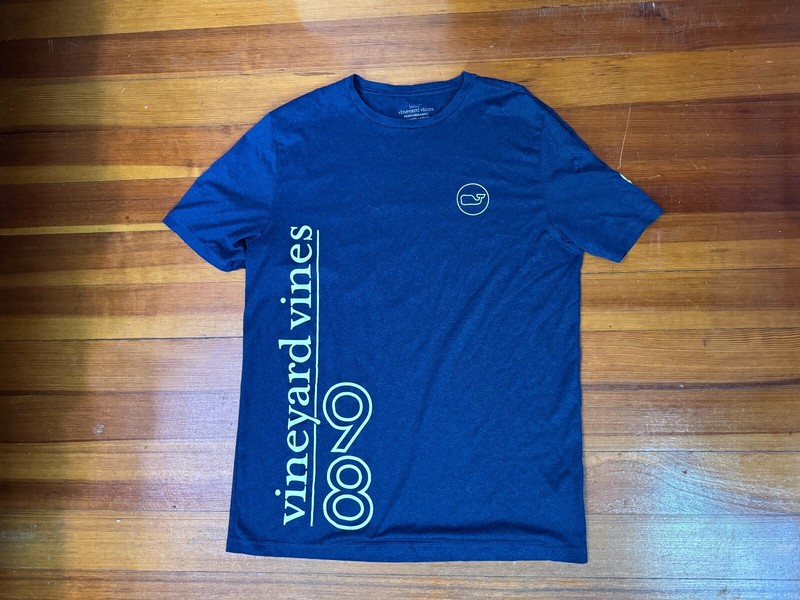 Vineyard Vines Performance Active Shirt Tee 1998 Mens Small Navy Blue Whale gallery