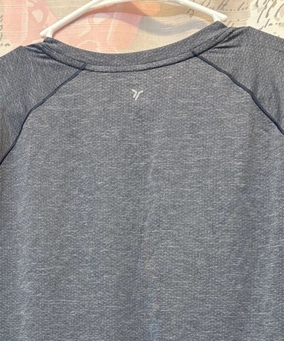OLD NAVY Active Men’s Large Go Fresh Performance Vent Blue/Gray T Shirt NWT gallery