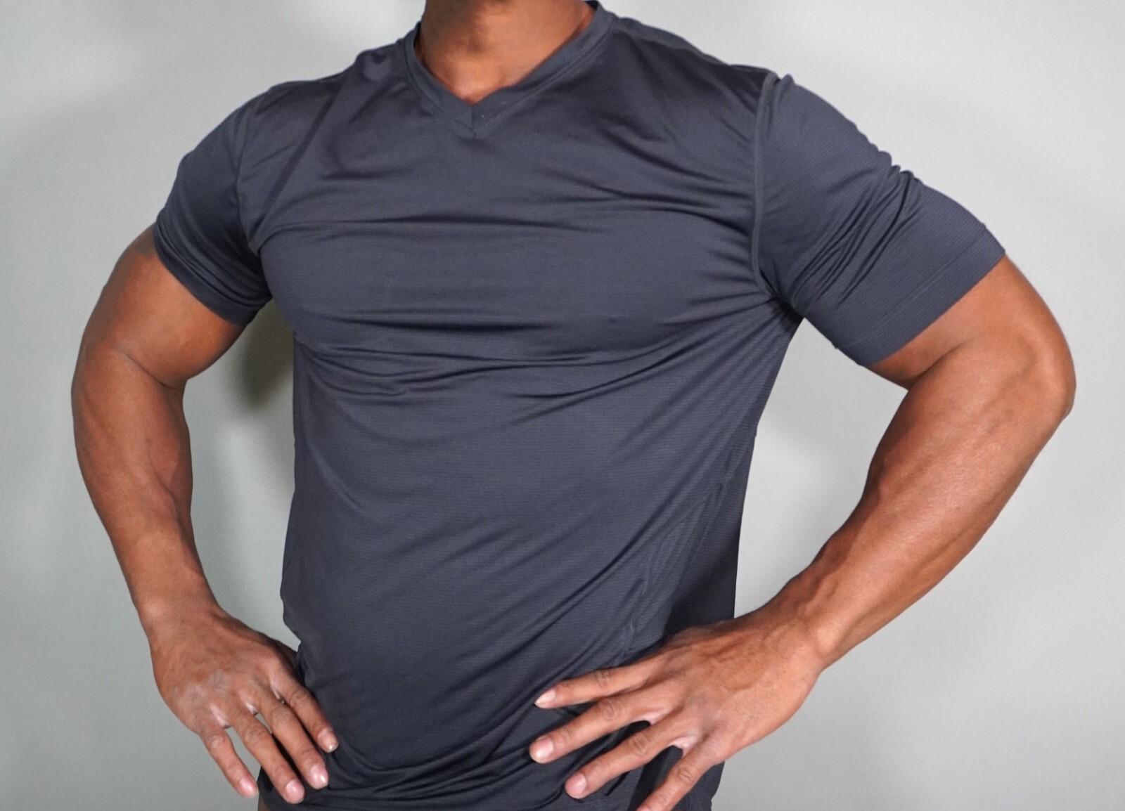 MEN'S DARK GRAY ATHLETIC SHIRT SIZE XL gallery