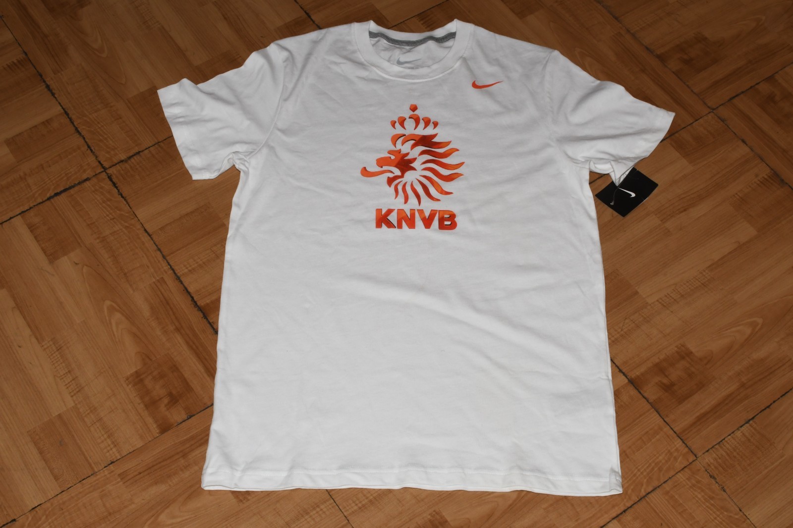NIKE NETHERLANDS NATIONAL TEAM CORE BASIC MENS SOCCER T-SHIRT - MENS SIZE LARGE gallery