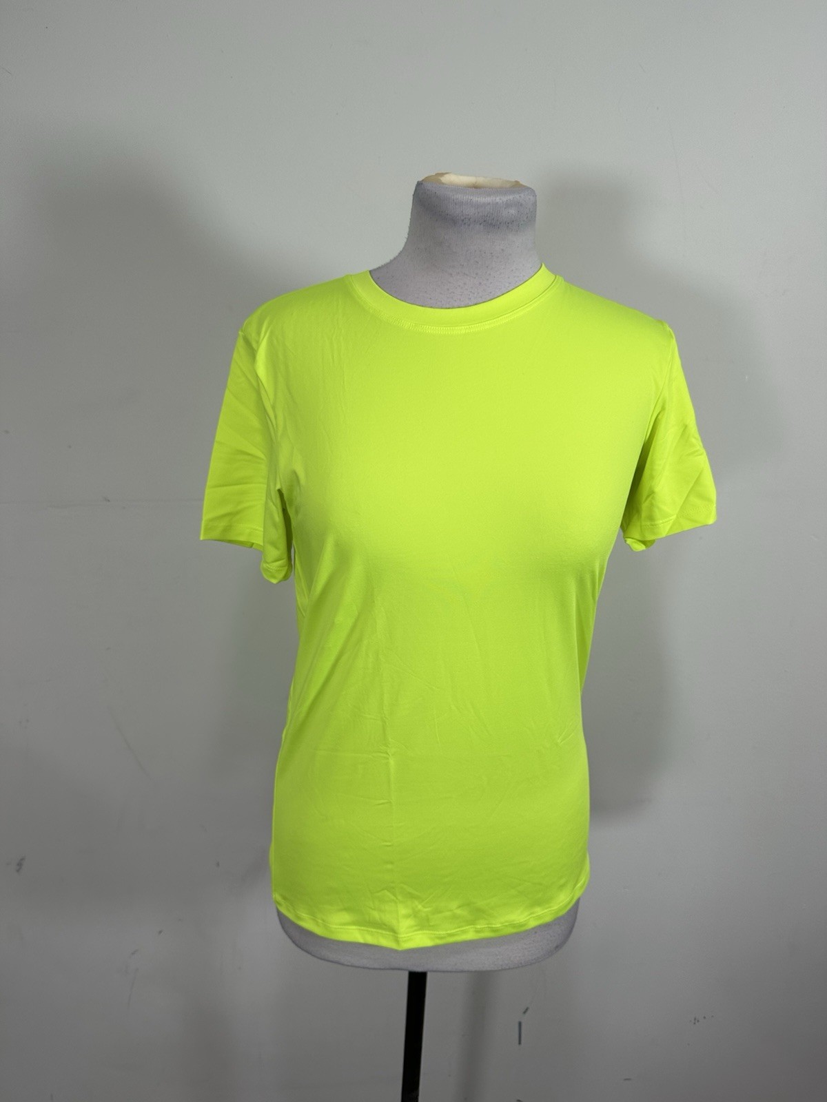 Men’s Athletic Workout Short Sleeve Fluorescent Green Tshirt Size XL Runs Small gallery