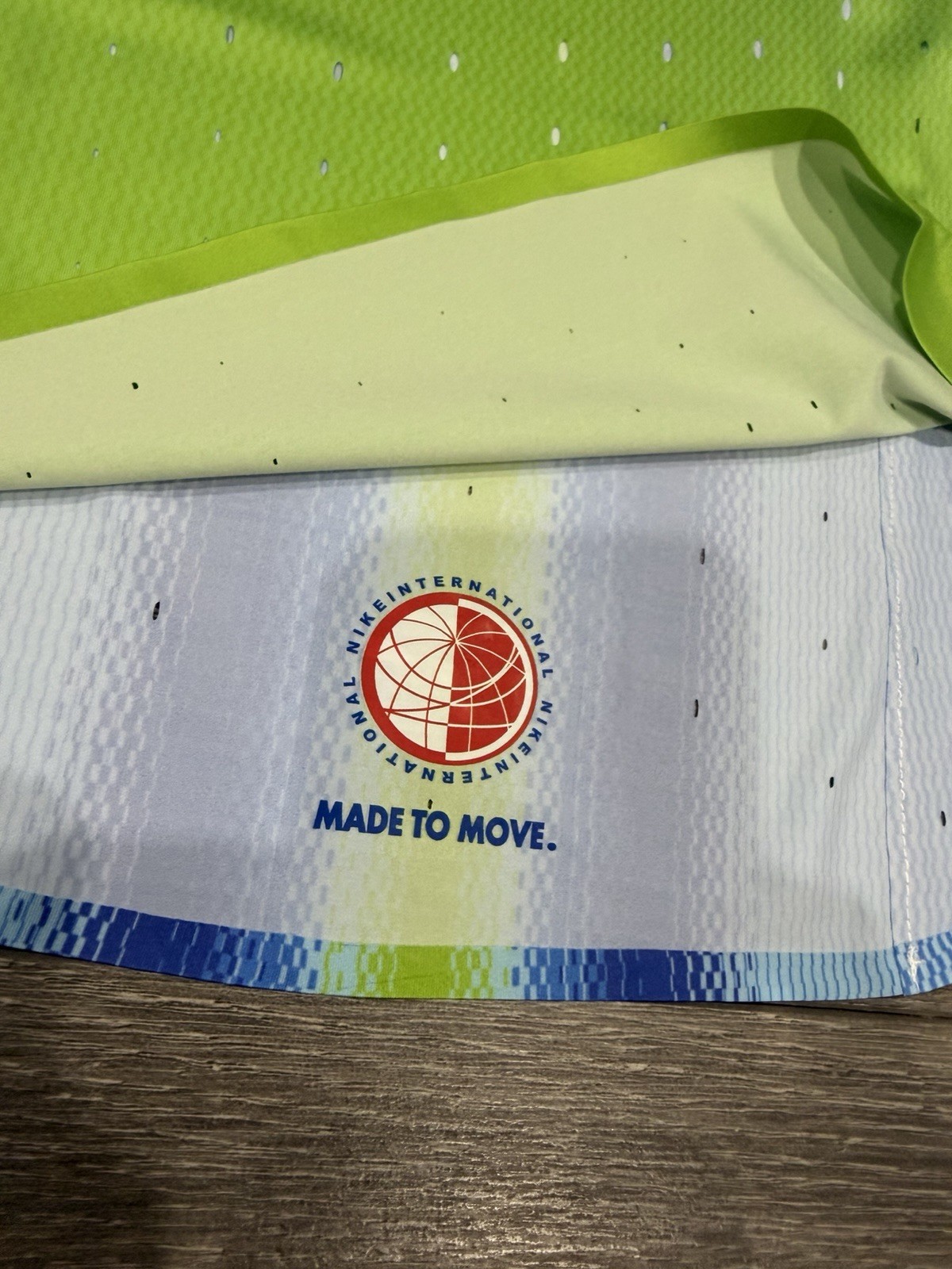 NWOT MENS MEDIUM NIKE 2025 PRO ELITE RUNNING GREEN/BLUE SINGLET gallery