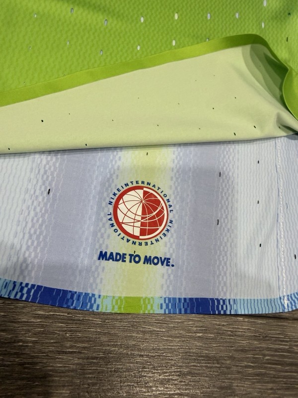 NWOT MENS MEDIUM NIKE 2025 PRO ELITE RUNNING GREEN/BLUE SINGLET gallery