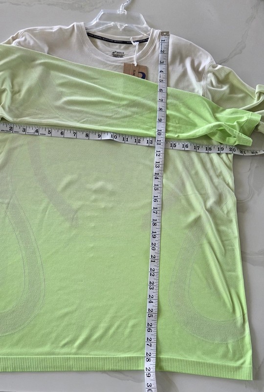 NWT Men's Asics Road Seamless long-sleeve top in lime green knit Large gallery