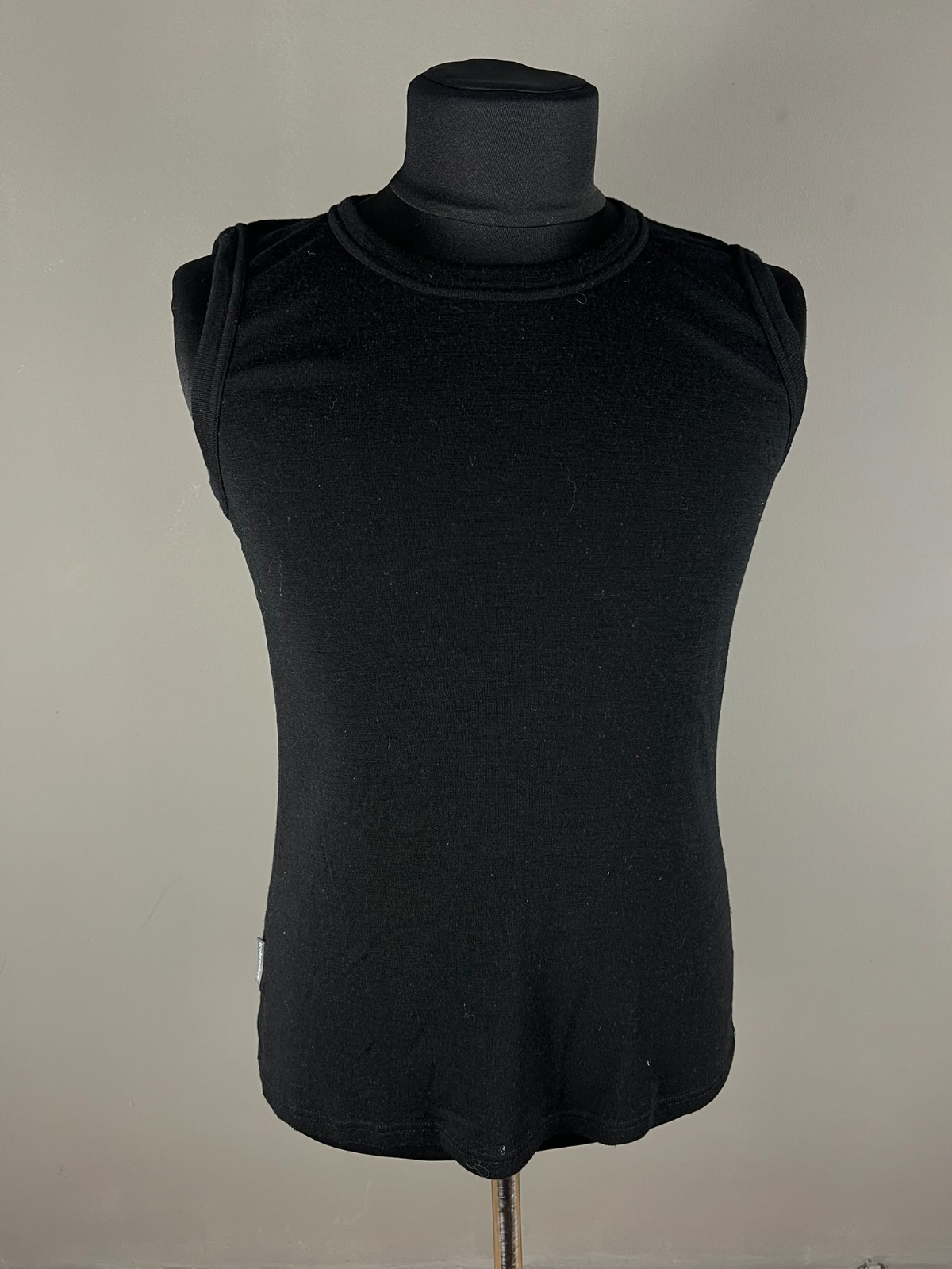 Icebreaker Merino Wool Base Layer Tank Top Men L Black Skin 200 Thermal Vest gallery