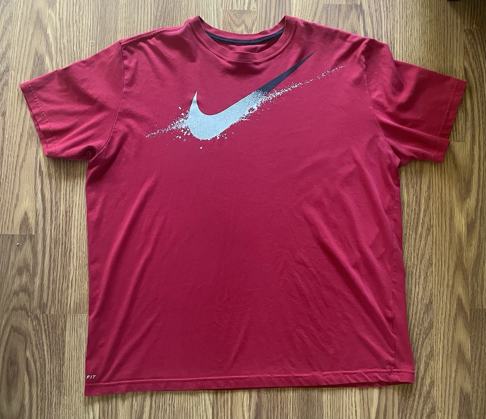 Nike Dri-FIT Men's Red Crew Neck Moisture Wicking Graphic Tee Shirt XL gallery