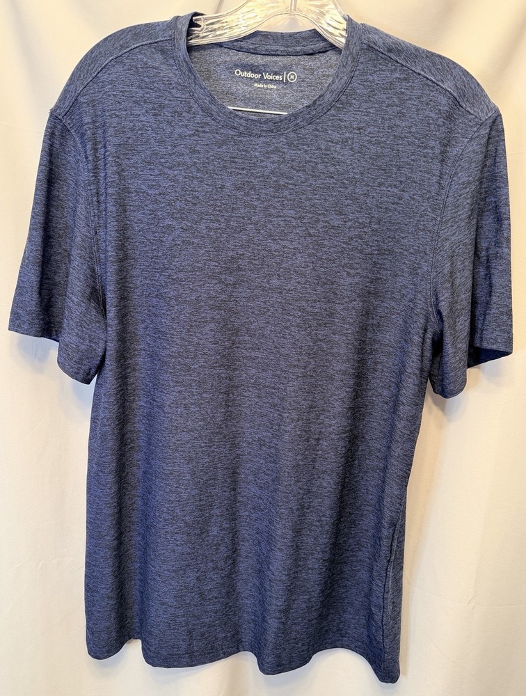 Outdoor Voices Men’s Medium Performance T-Shirt Dark Blue Black Workout Athletic