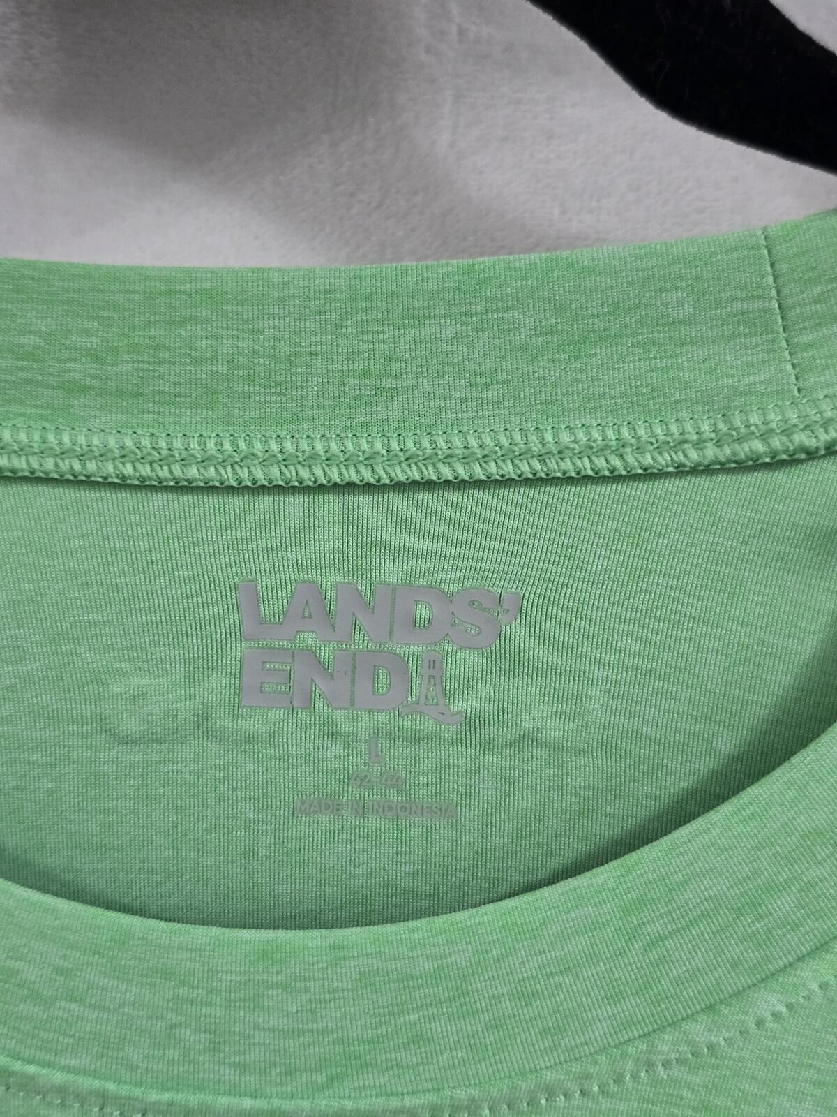 Lands' End Green and Black Short Sleeve Rash Guard Shirt size Large gallery