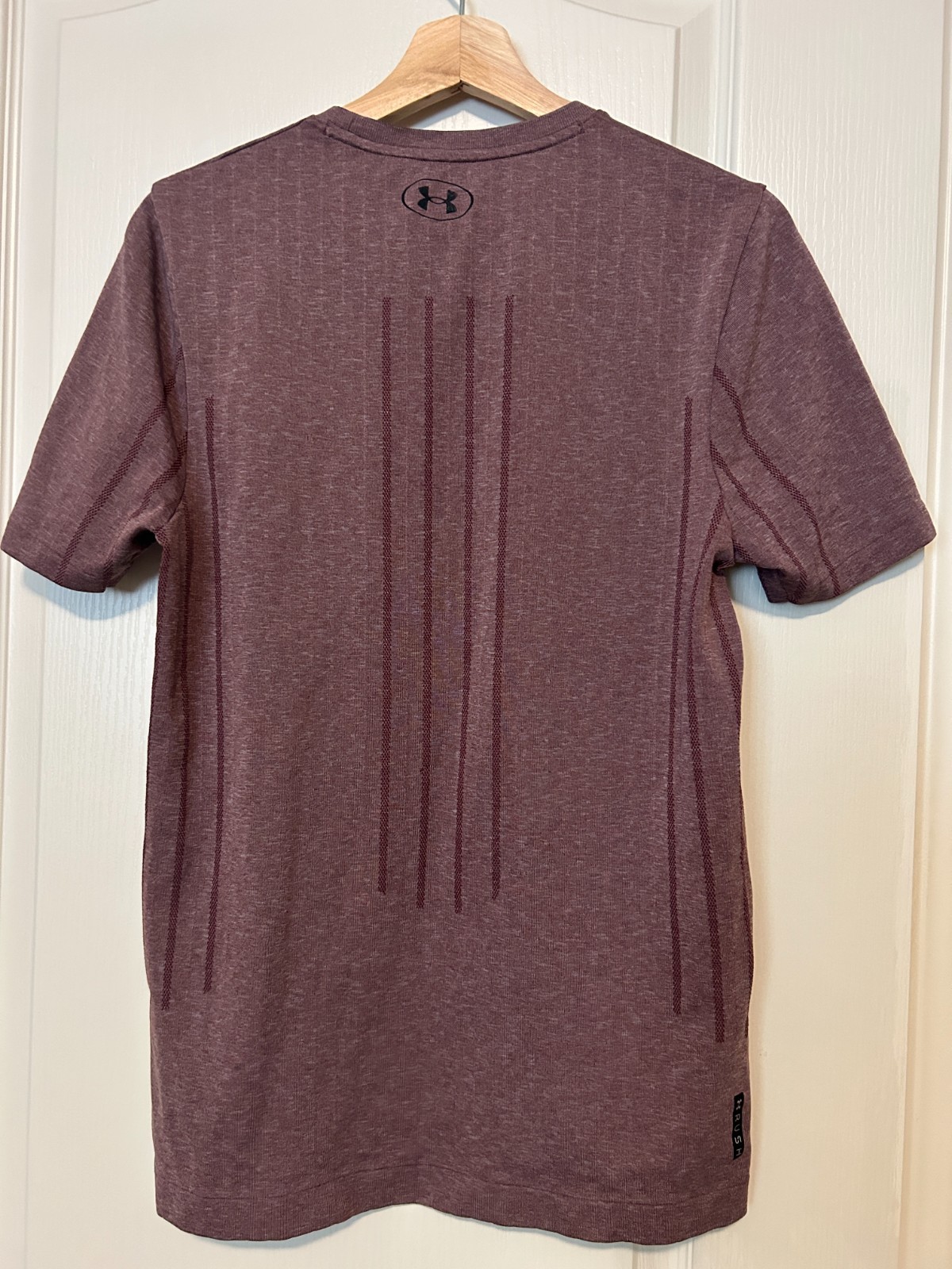 Under Armour Rush Mens Athletic T-Shirt Size Small Vented Training Burgundy gallery