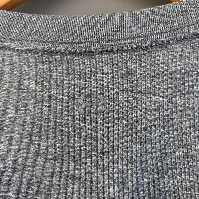 Layer 8 Mens Medium Gray Heathered Long Sleeve Crewneck Performance Shirt gallery