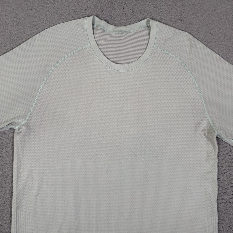 Lululemon Shirt Mens Medium Green Metal Vent Tech Casual Gym Workout Stretch gallery
