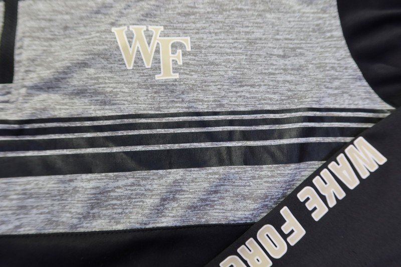 Wake Forest Demon Deacons Performance 1/4 Zip Thin Shirt Men's Size XXL 2XL gallery