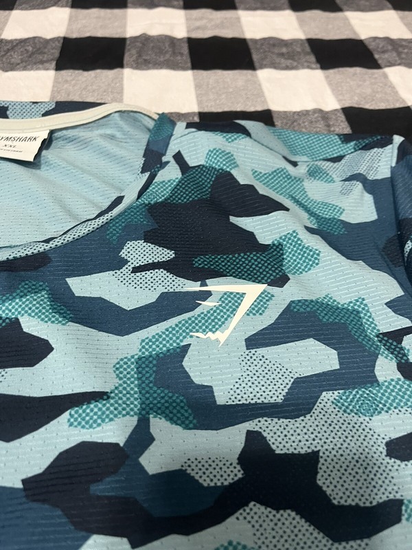Men's Gymshark Bodybuilding Crossfit Weightlifting Shirt 2XL Camo Ck Measurement gallery