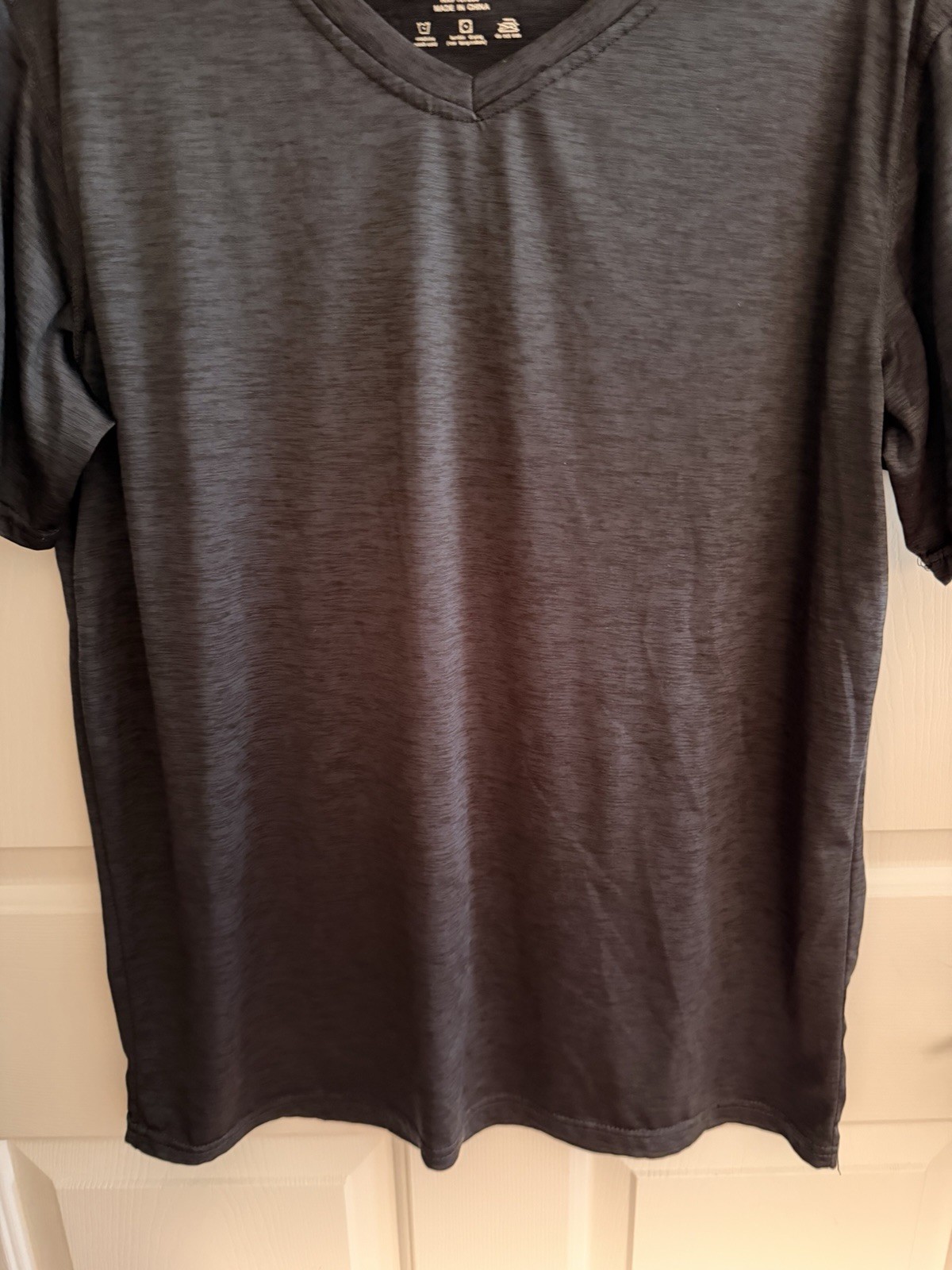 Real Essentials Dark Gray Heathered S/S V-Neck Athletic Tee, Men’s Sz Large gallery
