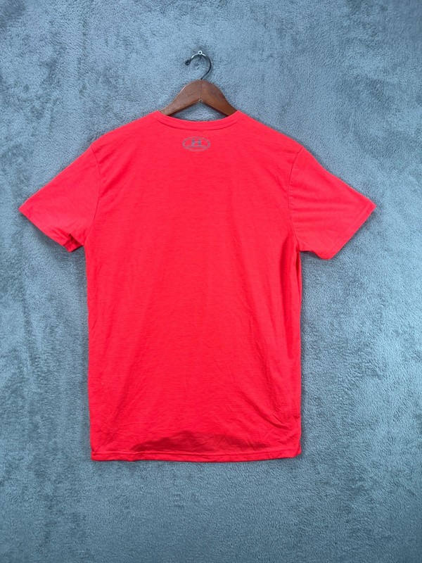 Under Armour HeatGear Run Mens Medium Shirt Neon Pink Fitted Tee Shirt Gray Logo gallery