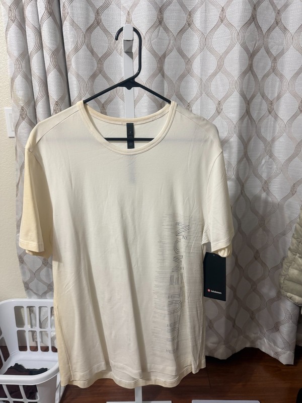 NEW NWT LOT OF 4 MEN'S LULULEMON 5 YEAR BASIC T TEE SHIRTS RARE SIZE LARGE LG L gallery