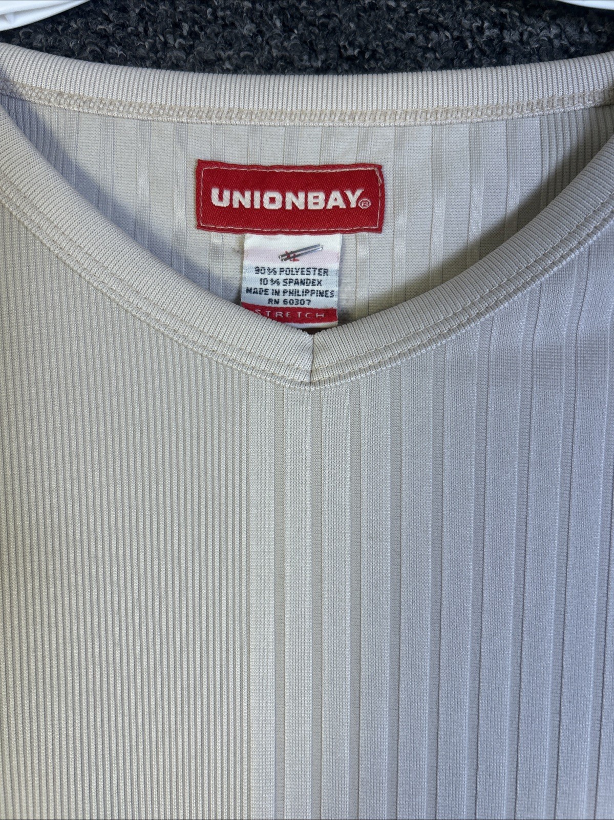 Union Bay Mens Size XL Ivory Ribbed V-neck Stretchy Teeshirt gallery
