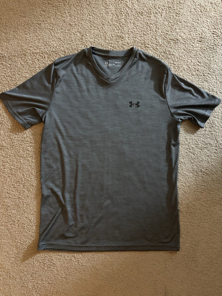 MINT COND Under Armour Shirt Men Sz M Grey V Neck