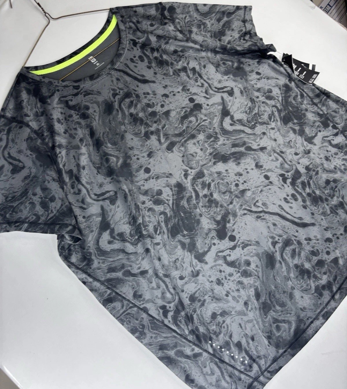 Ideology Men’s Gray Marble Athletic Performance Shirt Size M Moisture Wicking gallery