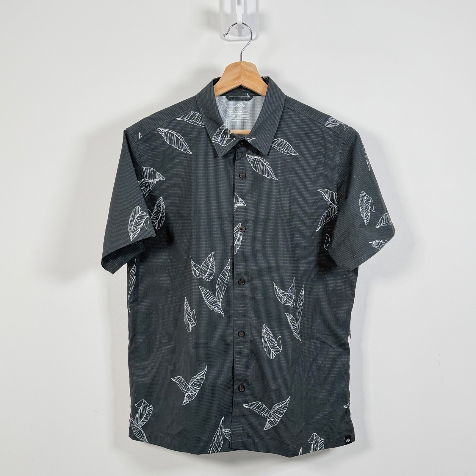 Path Projects James Peak Shirt Mens Medium Floral Hawaiian Technical Button Up gallery