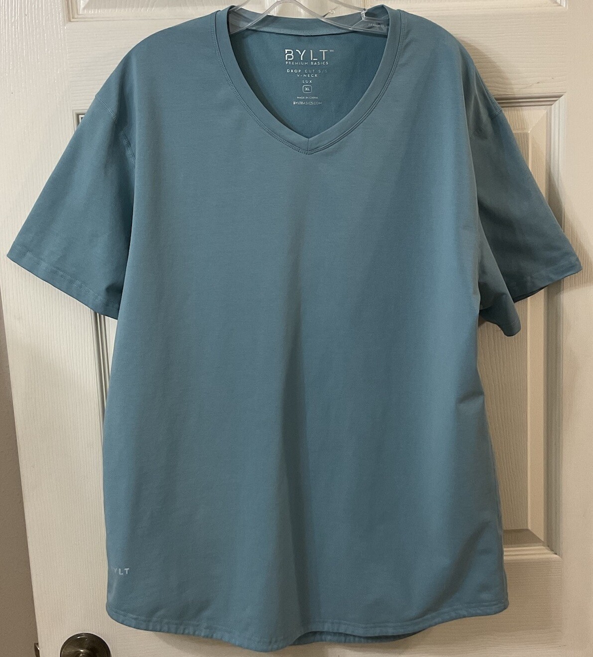 BYLT Premium Basics Drop Cut S/S V Neck Lux Size XL Men’s Medium Blue Color EUC gallery
