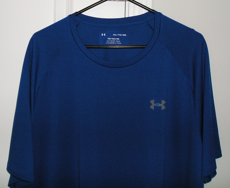 UNDER ARMOUR THE TECH TEE MEN'S ( 2XL) DARK BLUE (SS) POLYESTER LOGO T. SHIRT! gallery