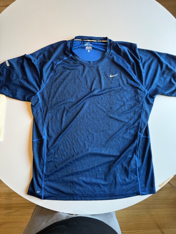 Nike Dry Fit Mens Short Sleeve Shirts Size Large and XL Blue Black gallery